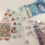 Counterfeit 5 British pounds